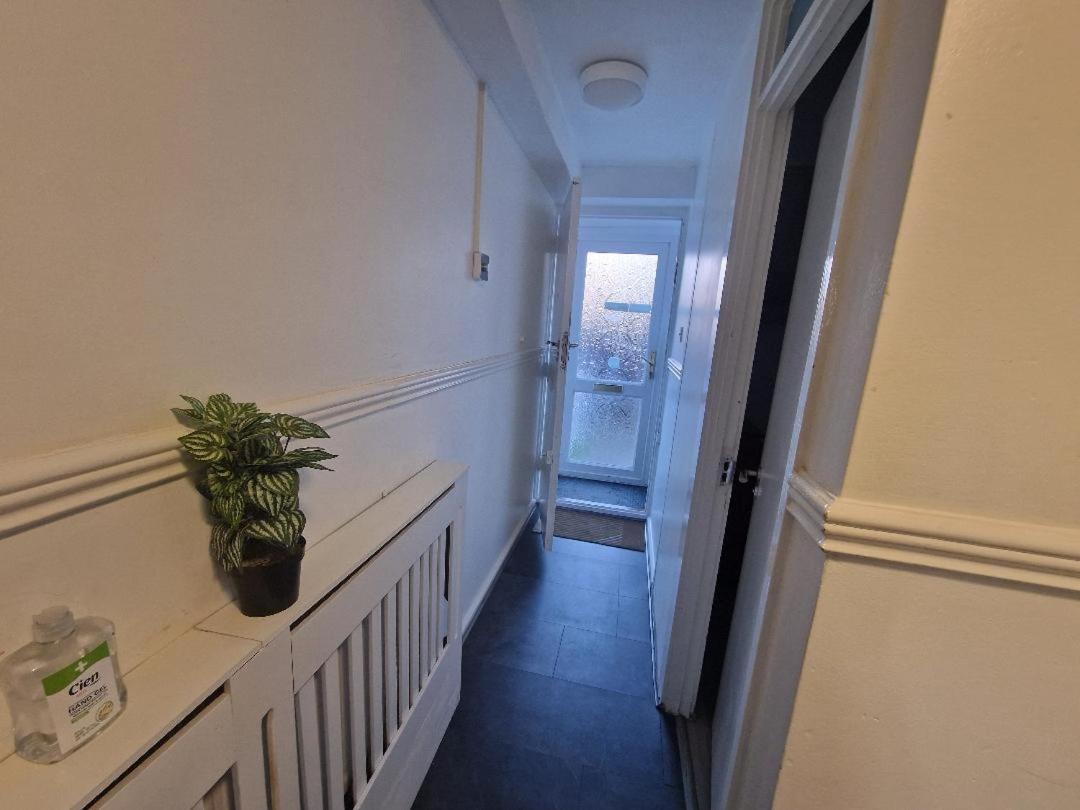 Luxury House, 4 Bedrooms Fully Furnished Londres Exterior foto