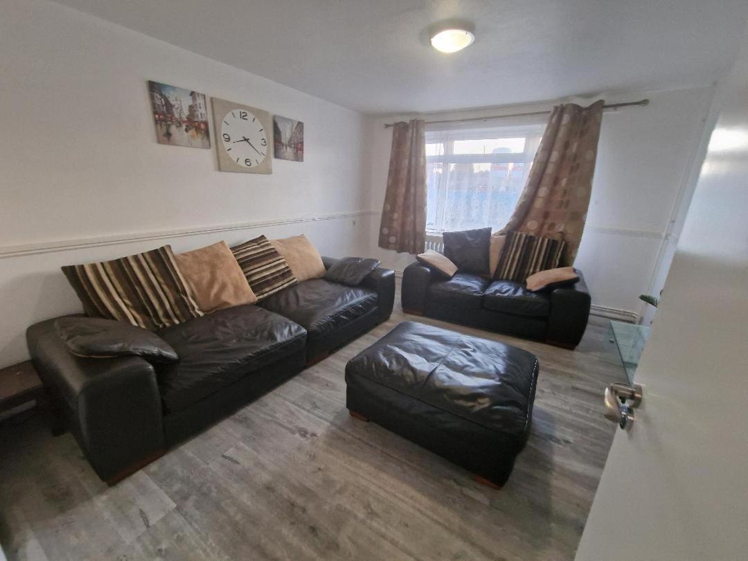 Luxury House, 4 Bedrooms Fully Furnished Londres Exterior foto